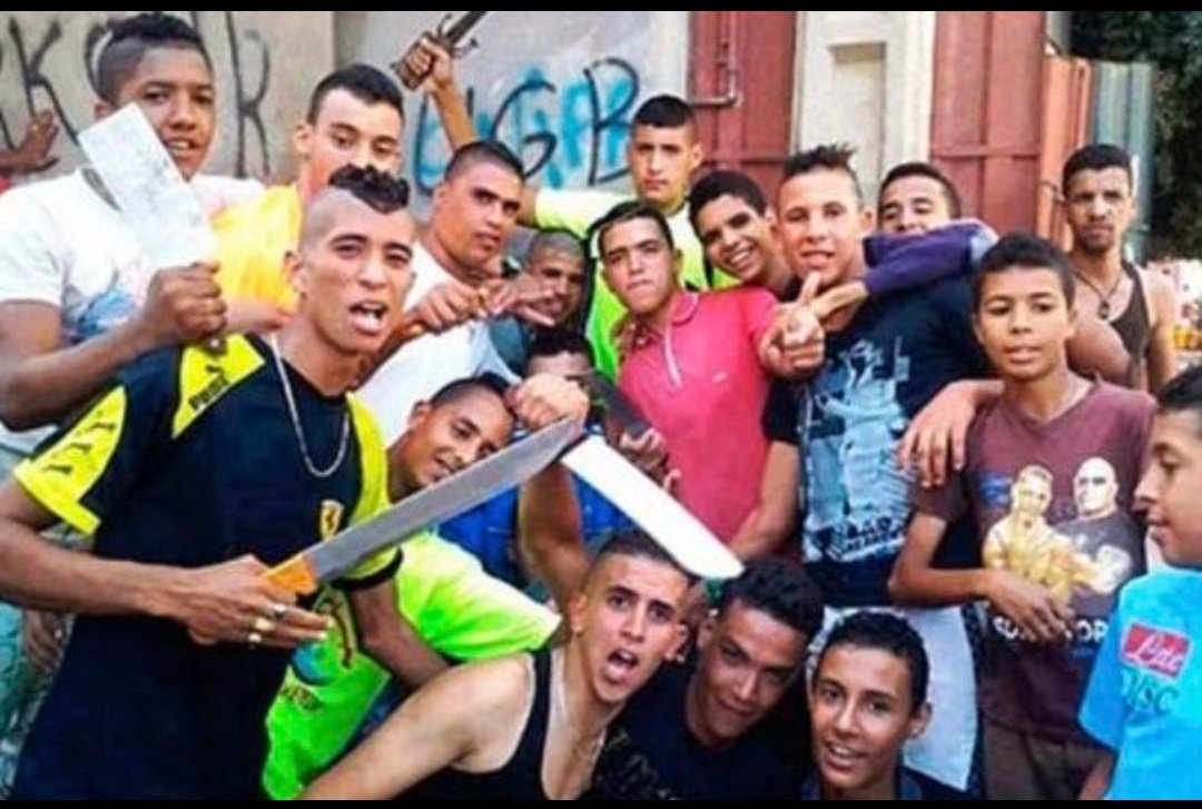 ... Menas fuera, no queremos ni uno en España, RETUITEA y hagámoslo viral...