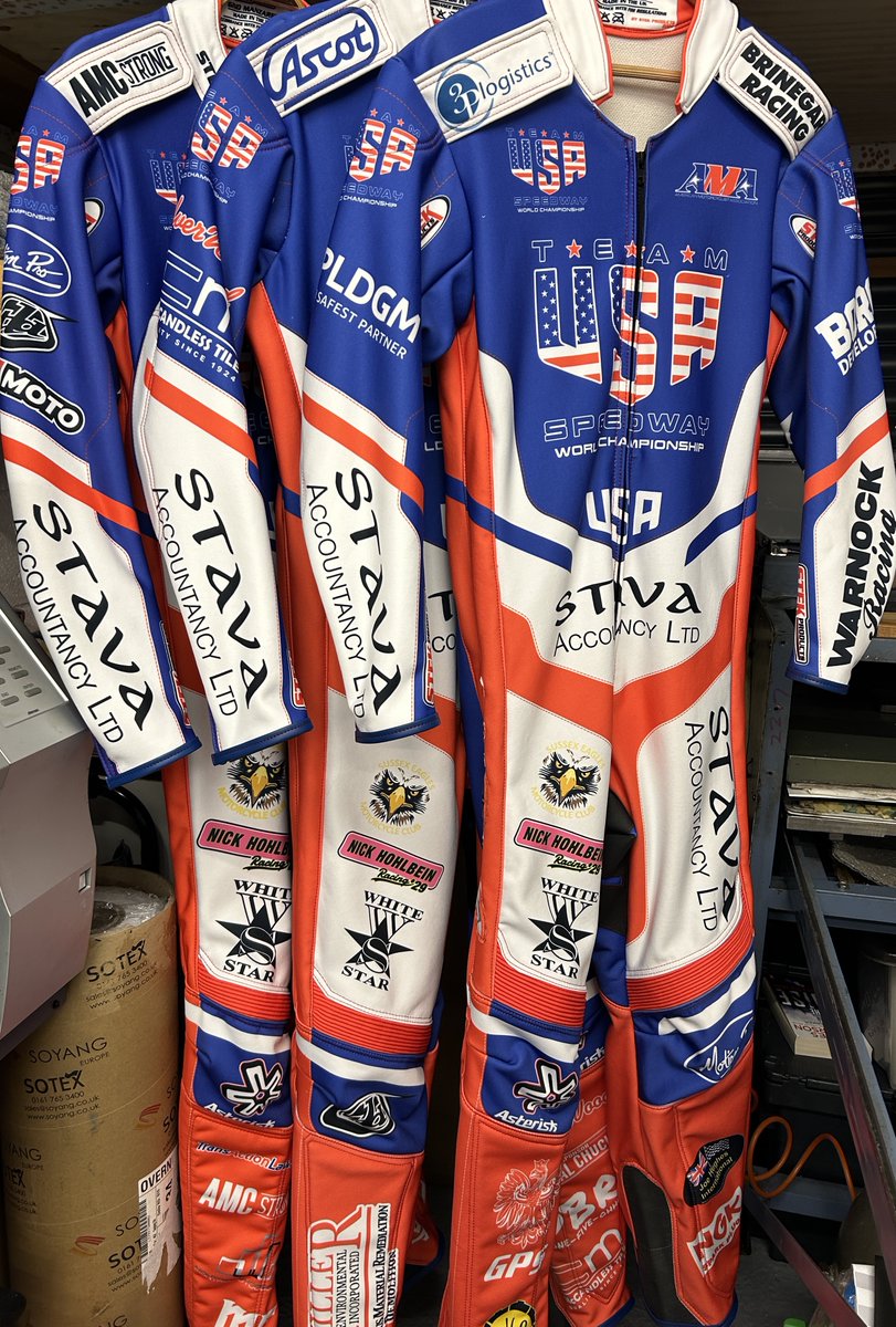 StekProducts's tweet image. Speedway of Nations at Belle Vue this week, and I'm very proud that Team USA have chosen suits from STEK Products.
Best of luck Gino Manzares, Broc Nicol, Luke Becker and manager Steve Evans 🇺🇸🏁👌🏼#keepemclean #stekproducts.com