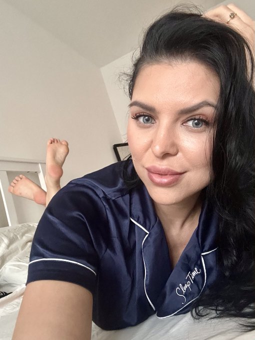 F*K IT, sending 🍒 clips to ppl who comment and retweet https://t.co/STB13qZy4U