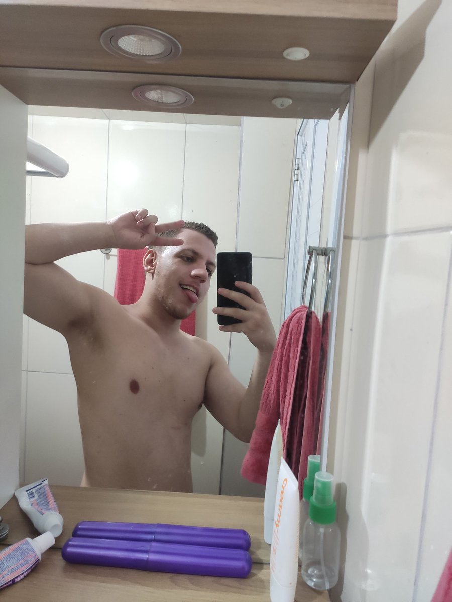 léo tweet media
