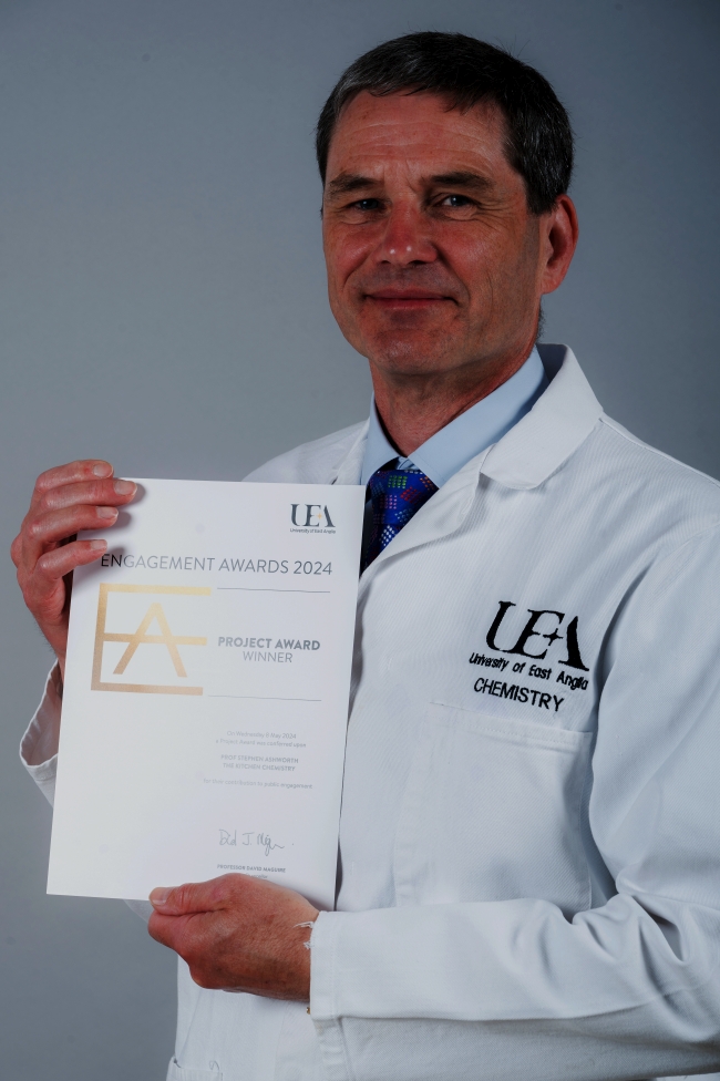 The #KitchenChemistry Outreach Project has earned the #KitchenChemist the UEA Engagement Awards Project Award. 
Thank you to @AstroAnja for the inspiration, years ago at <a href="/GhtScifest/">Scifest Africa</a>, also to all those since who have helped it grow.
<a href="/RoySocChem/">Royal Society of Chemistry</a> <a href="/UEA_Chemistry/">UEA Chemistry</a> <a href="/uniofeastanglia/">UEA</a>