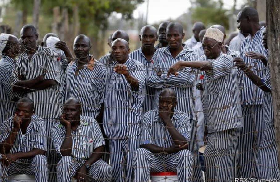 Only poor people ends up dying in prison 😭😭......so sad