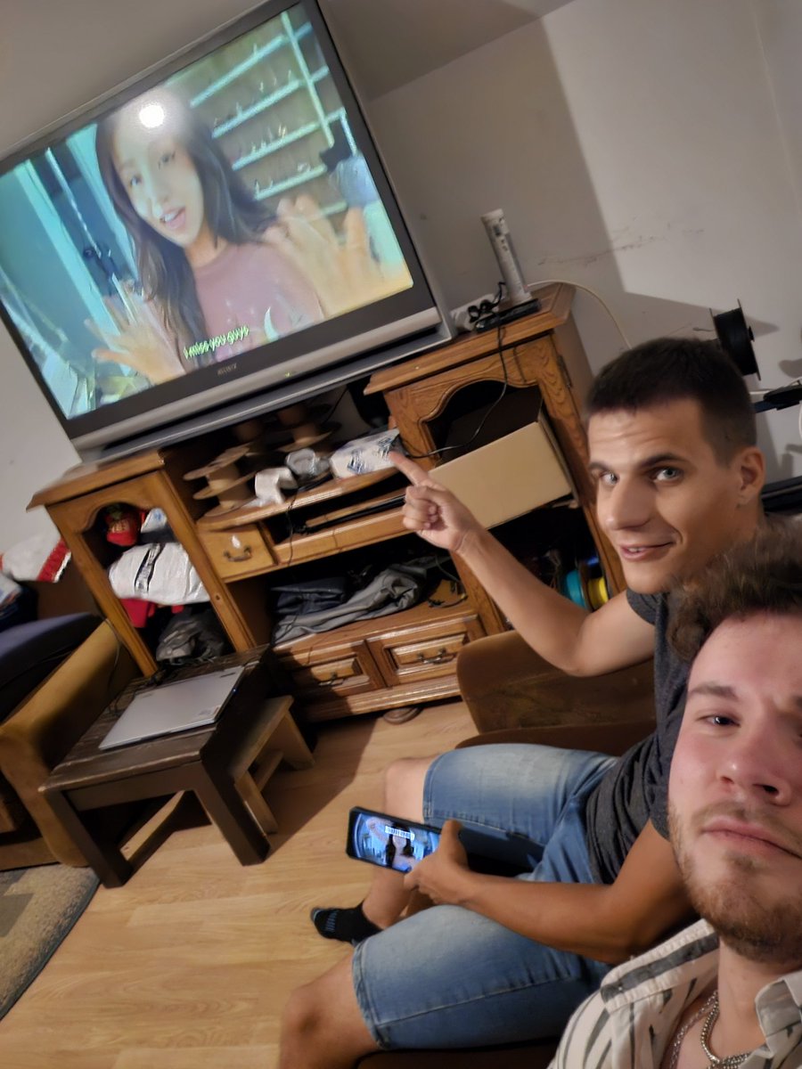 Watching <a href="/pokimanelol/">pokimane</a> with the InmoNum, such a good time, join us <a href="/GingerNutt_/">David</a>