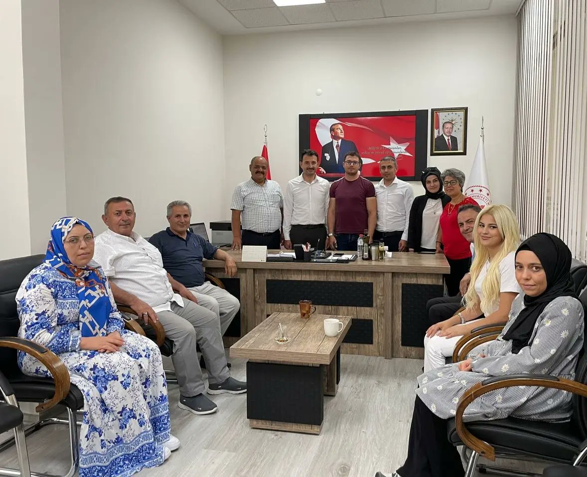 sultanhanimem's tweet photo. İlçe Milli Eğitim Müdürümüz Sayın Fatih Ceylan görevinden ayrılmıştır. Verdiği hizmetlerden dolayı kendisine teşekkür eder yeni görev yerinde başarılar dileriz. https://t.co/2tB99wBErO
