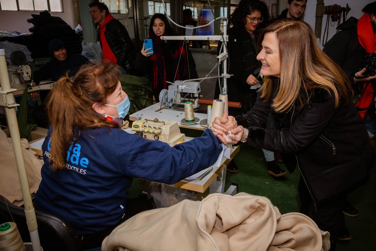 EstelaEDiaz's tweet photo. En el marco de la Semana del Cooperativismo, participamos de una recorrida interactiva por el Polo Cooperativo “La Maqueta”, donde pudimos conversar con integrantes de las distintas redes productivas sobre los procesos de elaboración y de organización del trabajo. https://t.co/oU7H4uWTiX