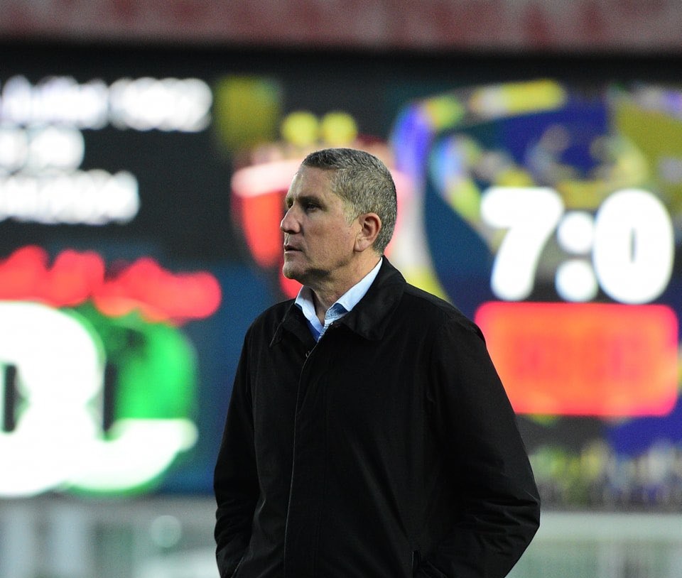 DabaNit_TV's tweet photo. دابا_نيت#  أعلن المدرب الإسباني خوان غاريدو استقالته من تدريب نادي اتحاد العاصمة الجزائري، وذلك احتجاجًا على تدخل الجيش الجزائري في شؤون الرياضة بعد “أزمة الأقمصة” التي نشبت بين فريقي اتحاد العاصمة الجزائري ونهضة بركان ا...  https://t.co/T3nLVMZ9od https://t.co/sYV5IpKgxQ