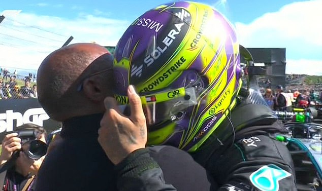 Emma Capener tweet media