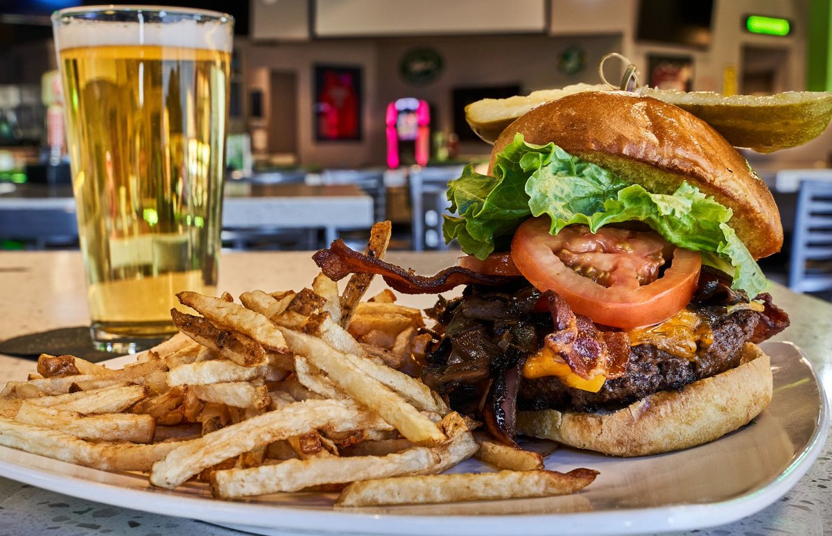 DraftGrill's tweet photo. Thanks for the review on our OG Draft Burger! We love it too!

"I love the Draft. They have a great happy hour. Mondays for the burgers &amp; Tuesdays for the tacos. A lot of TVs for all the sports happening. The staff is very friendly &amp; welcoming."
https://t.co/QFr5KNTPfS https://t.co/rzyzdHY9cl
