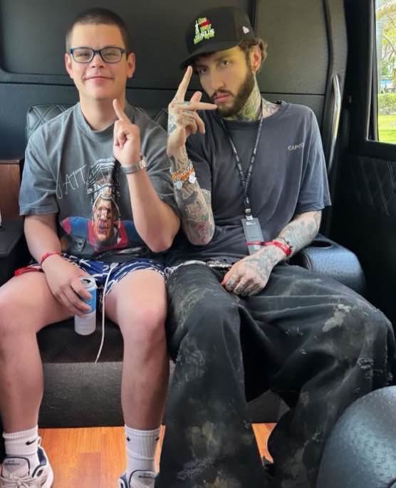 ayeejuju's tweet photo. Faze Banks just confirmed that it was actually Sketch in them pictures and posted his messages with him 😭 https://t.co/fn74PDi0k6