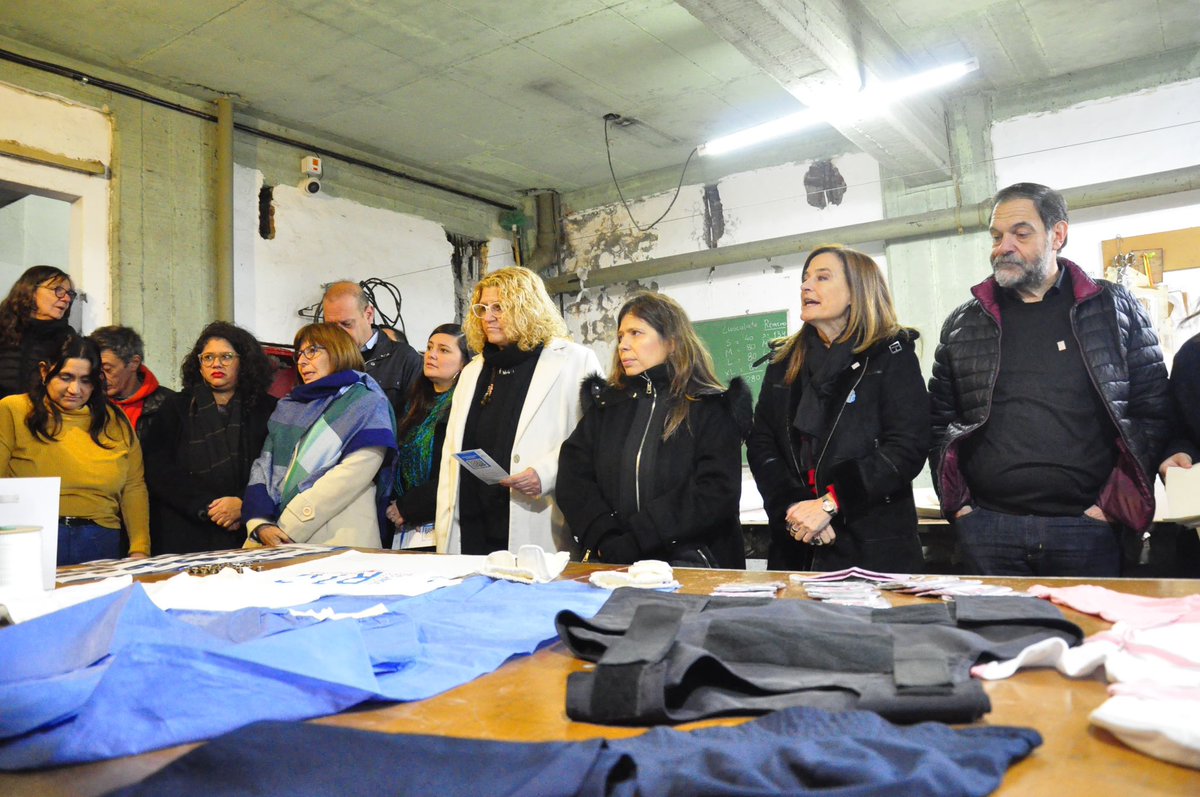 ContratacionPBA's tweet photo. En el marco de la semana del cooperativismo, recorrimos el polo cooperativo de @cnctlaplata junto a la ministra de @MinMujeresPBA, @EstelaEDiaz, y la directora del @OpisuPba, @barriosromi. https://t.co/1CT8s7dwbP