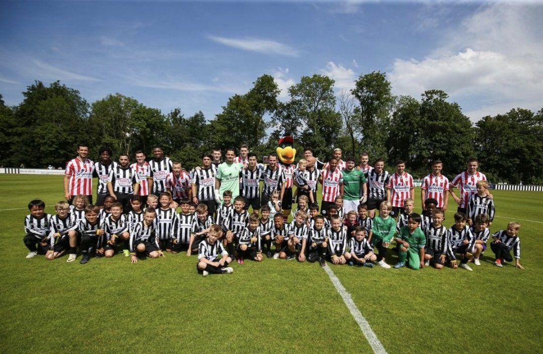 Van de voetbalvoorzitter <a href="/Gleuver/">George Leuver</a>

excelsior20.nl/van-de-voorzit…