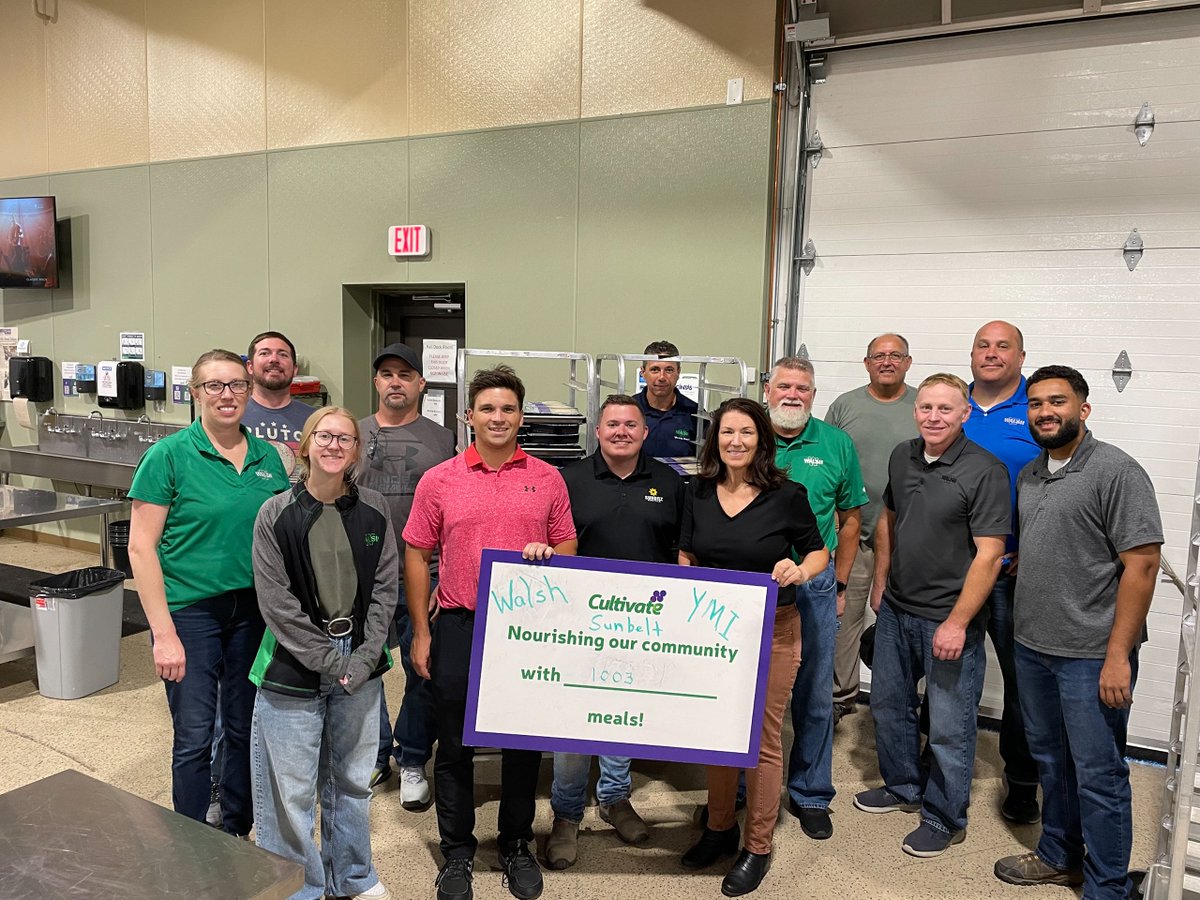 thebiggreenw's tweet photo. Our team from the Memorial Hospital of South Bend Campus Redevelopment project recently volunteered with Cultivate Food Rescue to package over 1,000 meals and help alleviate hunger in Northern Indiana. #WalshAtWork https://t.co/Wy65rjTCYA