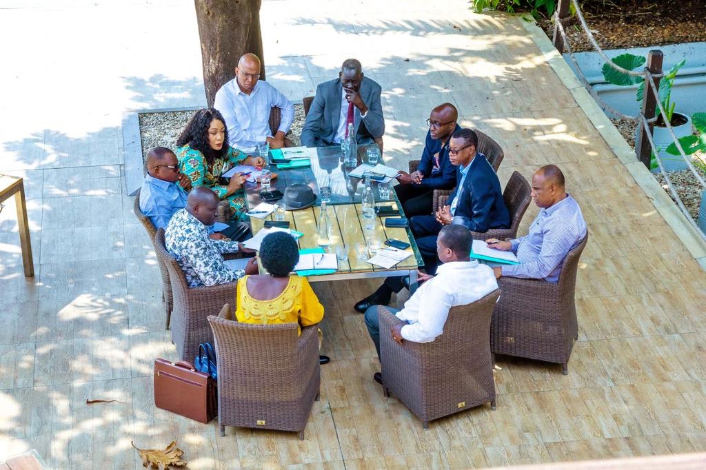 onduhungirehe's tweet photo. I wish to thank Minister @JMakamba for convening this important #EACMinisterialRetreat, conducted with professionalism, in a cordial atmosphere, with the objective of enhancing regional integration, peace and security in the community, and easing tensions between Partner States.

I thank all @jumuiya Ministers for Foreign and EAC Affairs, especially our direct neighbours, for the open and constructive spirit they demonstrated during the three-day retreat held in Zanzibar, Tanzania.

Following bilateral consultations, including those facilitated by the co-chairs, Tanzania and South Sudan, and following sessions of the whole, key decisions and recommendations were made, including the following:

✅️ The EAC Ministers appreciated the truce negotiated by the US Government, and recommended that the truce be extended indefinitely;

✅️ The EAC ministers acknowledged that the viable path towards sustainable peace and security in eastern DRC is through a political process, and recommended the convening of an EAC summit of Heads of State to revitalize the political track of the EAC-led Nairobi process, in reciprocal coordination with the Luanda process:

✅️ The Ministers of Foreign Affairs of Rwanda and DRC agreed to meet at the earliest, in the framework of the Luanda process;

✅️ The Ministers of Foreign Affairs of Rwanda and Burundi agreed to meet by 31st October 2024, to address outstanding issues affecting their bilateral relations.

The EAC Ministers ended their communiqué by commeding the United Republic of Tanzania for convening the Retreat and by wishing the people of Rwanda peaceful elections.

"One People, One Destiny"