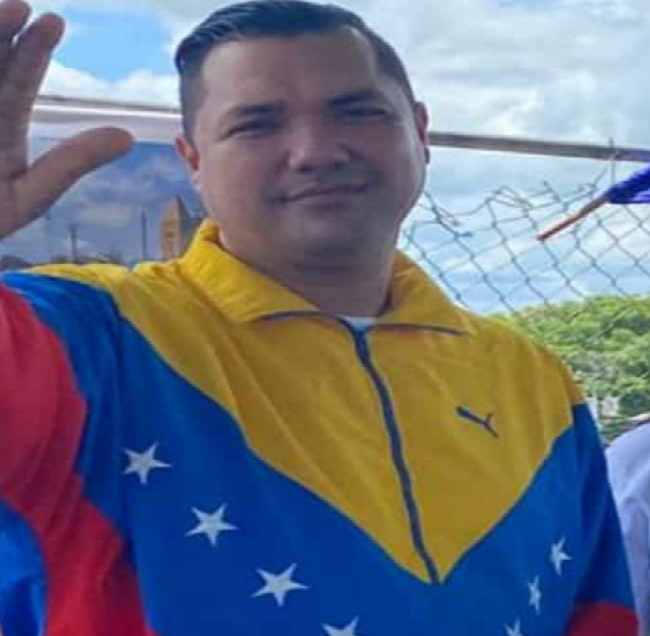 cofamigos's tweet photo. Insistimos en que Daniel y Leonardo son inocentes. No hay pruebas en su contra y fueron encarcelados por defender los derechos de toda la clase trabajadora.
 #LiberenADanielRomero https://t.co/joqbAVJiKA