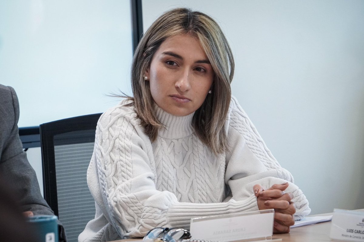 En el #DNP el Gobierno nacional socializa con los sectores económicos y empresas privadas los 7 ejes temáticos de la estrategia por la Reactivación Económica y de Generación de Empleo Sostenible.

🏭🌱 Reindustrialización sostenible
🌎🤝🏼Turismo en armonía con la vida
💡🪴Energías