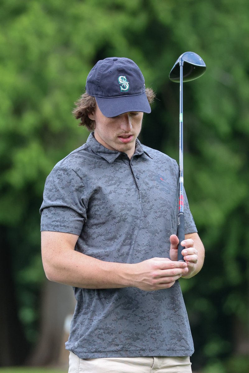 TCAmericans's tweet photo. Switching it up at @SeattleKraken dev camp with a different kind of stick. ⛳️🏌🏻 https://t.co/7WYeTEA3y0