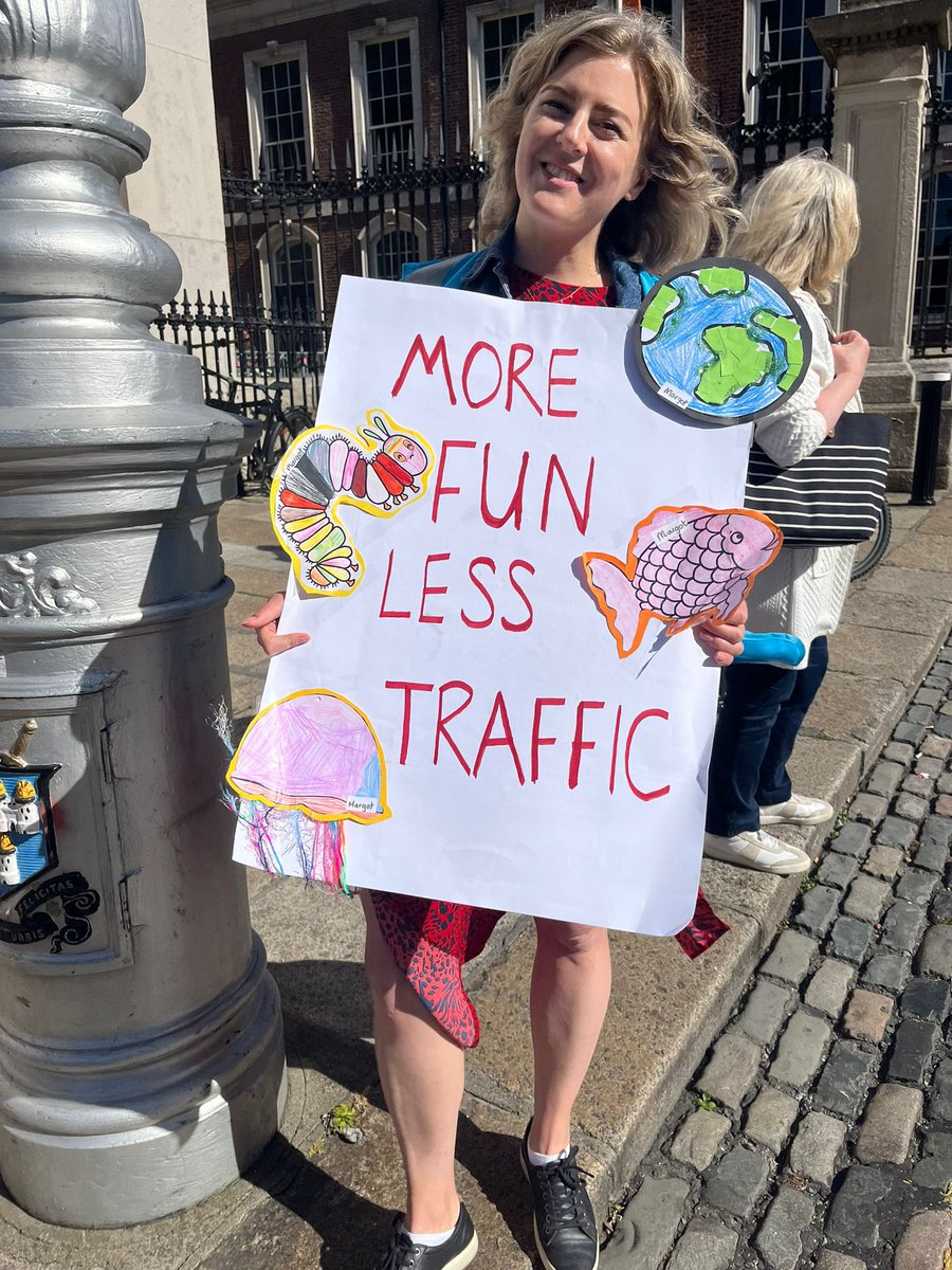 dublincycling's tweet image. Brilliant turnout this evening showing how angry Dubs are at threats to keep the city car-choked and congested. 

Thanks to all of you who came along - And to @DublinCommuters for organising (+ great speeches) 

We just hope CEO Shakespeare will hear us &amp;amp; implement the FULL plan!