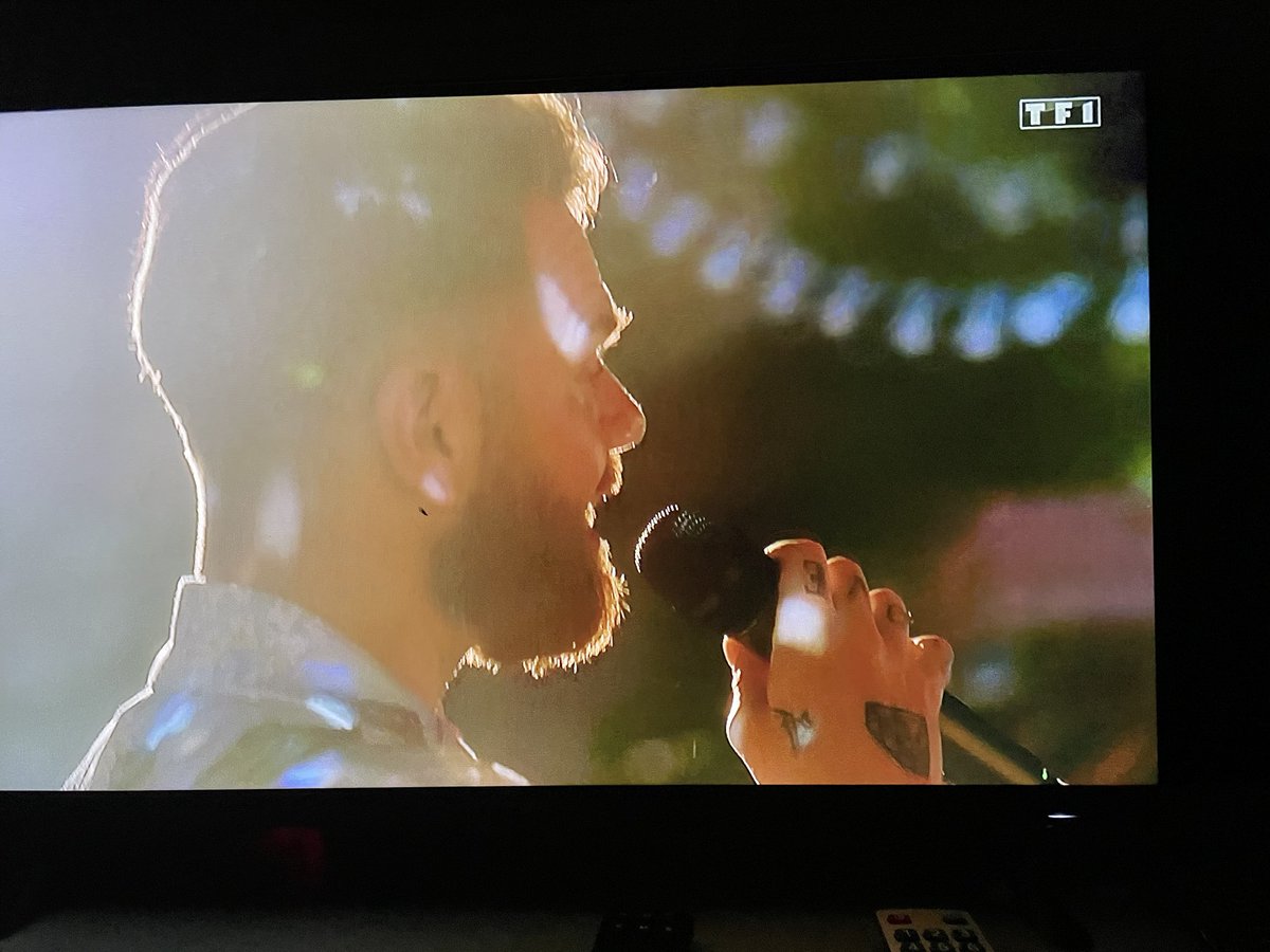 Trop cool de voir <a href="/KeenvOfficiel/">💎KEEN’V💎</a>  et demain je le revois à Laon 😻💙🎤