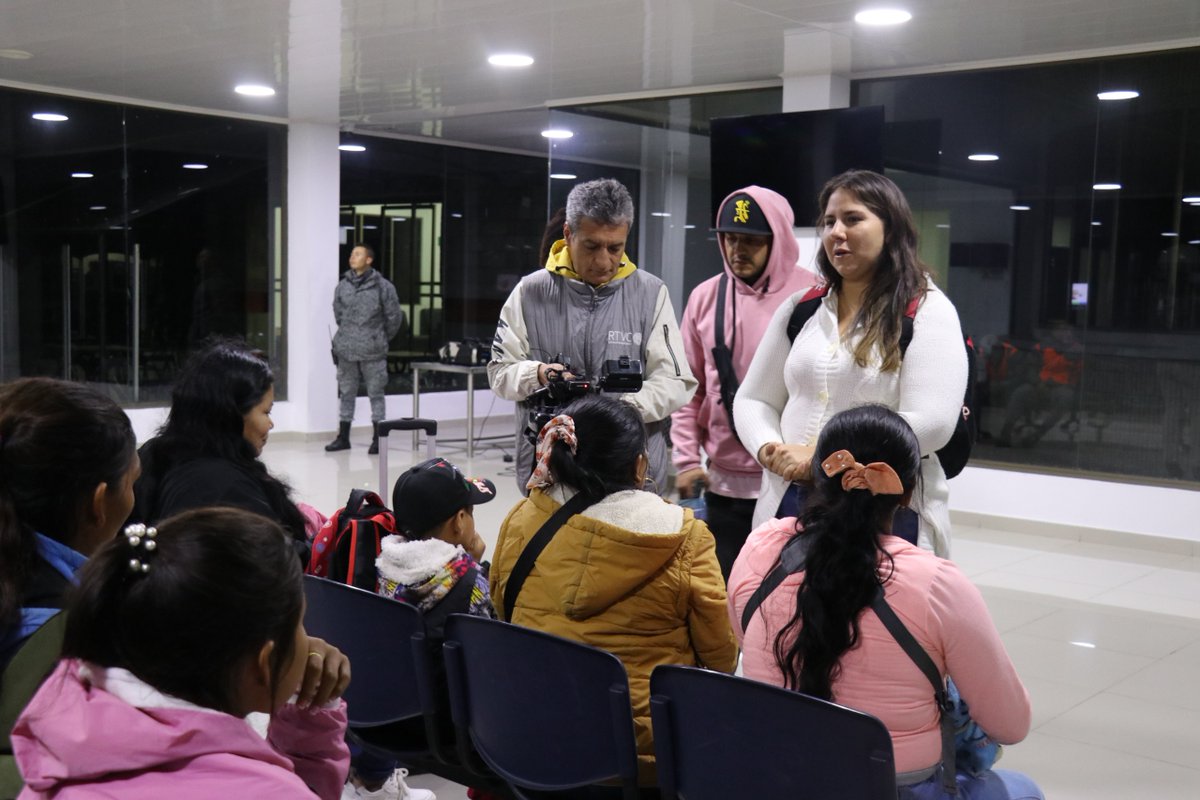 Con el apoyo de aeronave C-295 de su <a href="/FuerzaAereaCol/">Fuerza Aeroespacial Colombiana</a> pacientes del #Guainía que se beneficiarán con el programa #Operaciónsonrisa llegaron a #Bogotá para iniciar su tratamiento multidisciplinario.

<a href="/guainia_gober/">Gobernación Del Guainía</a>
<a href="/OSonrisaCo/">Operación Sonrisa Colombia</a>  

➡️bit.ly/3xOipd7

#CATAM
#ProtegemosLaVida