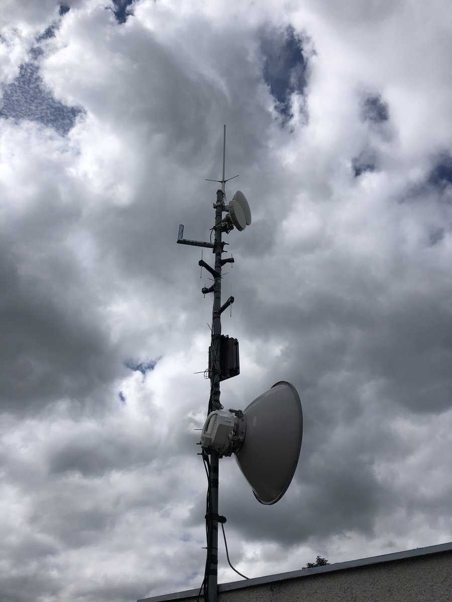 ok2zaw's tweet image. Ready for some more fun :)
- 433 MHz dipole
- added MeshCom
#meshcom #meshtastic #antennabuilding