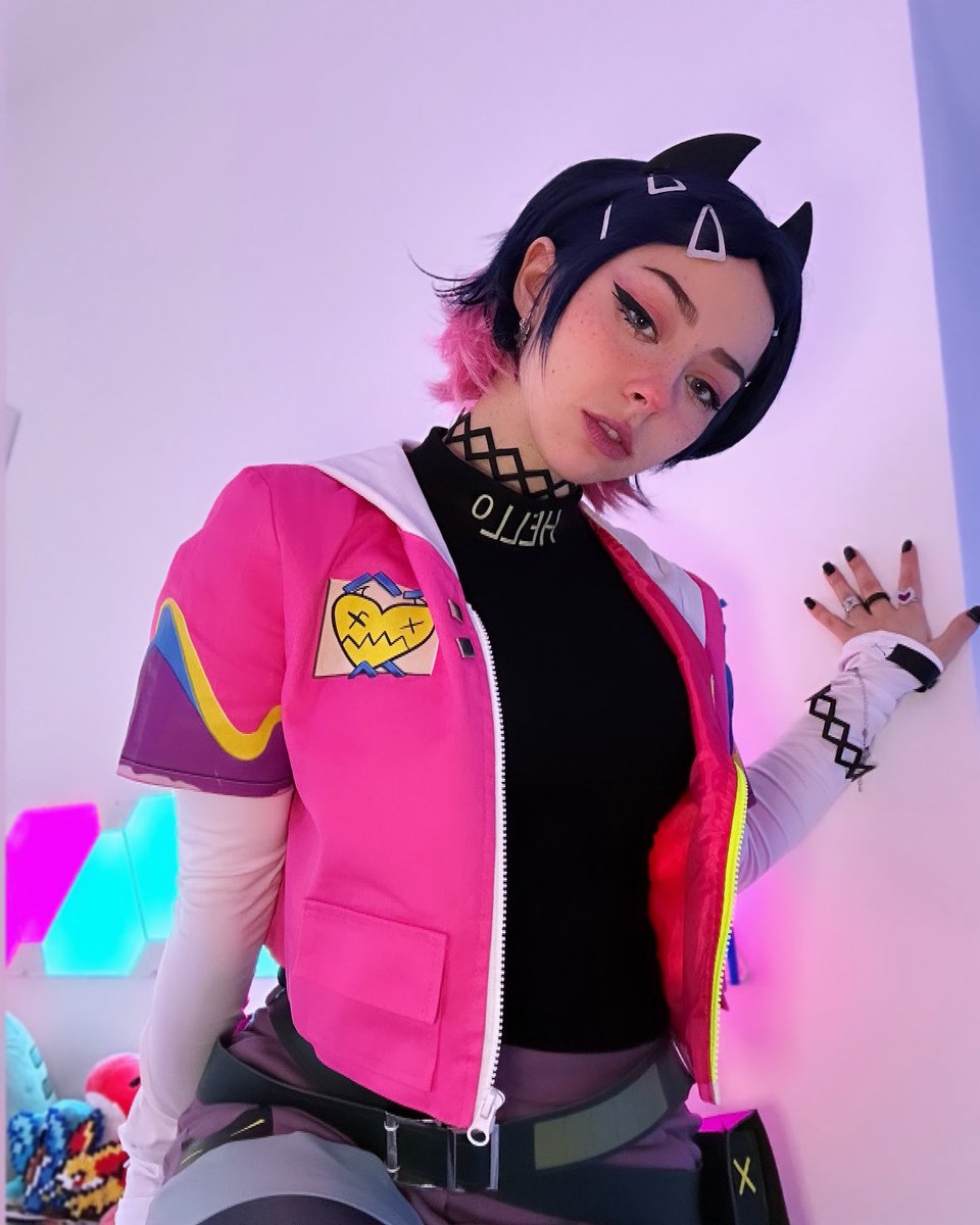 Mictia00's tweet photo. COSPLAY DE CLOVE💜✨ https://t.co/49srUsB1jX