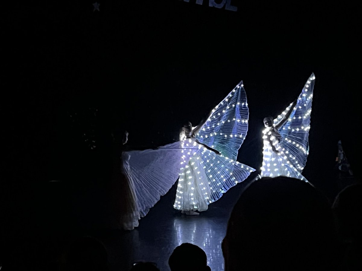 christinetaffo1's tweet photo. Retour sur le magnifique spectacle de #casteldanse au Lude samedi. Bravo aux danseuses et aux danseurs pour nous avoir régalés, à leur professeur et aux bénévoles pour nous avoir offert un tel spectacle 👌👏👏 https://t.co/zSWY6FDKAP