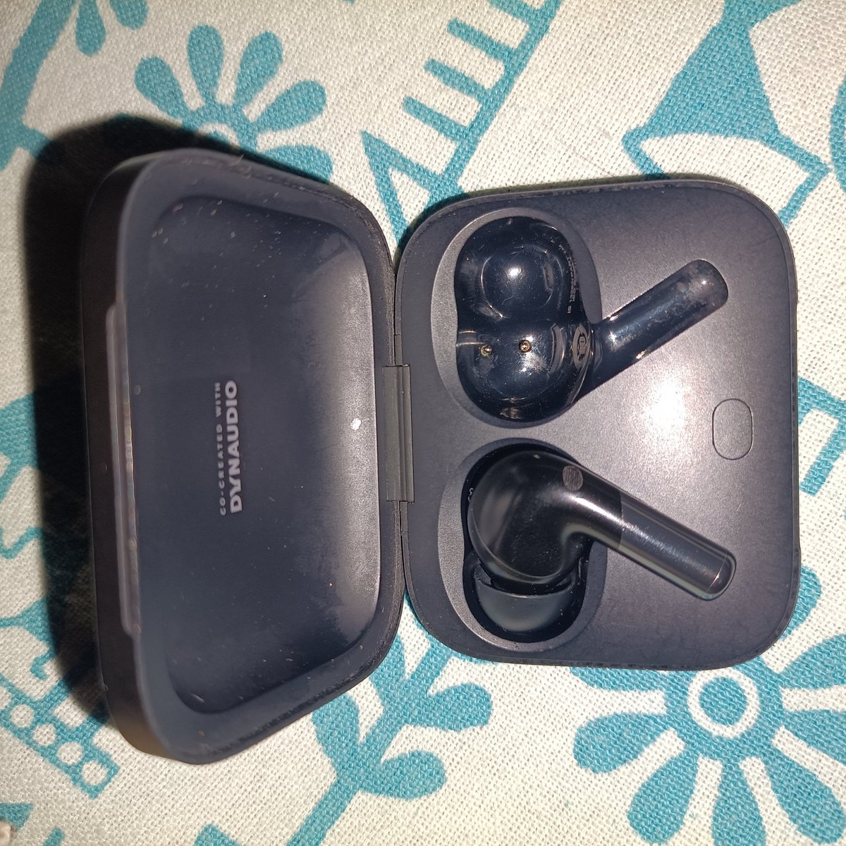 rishi_yash06's tweet image. I lost my OnePlus buds pro 2&apos;s right earbud by mistake... I searched through everywhere but couldn&apos;t find it @OnePlus_IN @oneplus @OnePlus_Support  what should I do now? it&apos;s a costly one so I can&apos;t just leave it... HELP ME #OnePlus #OneplusBudsPro2