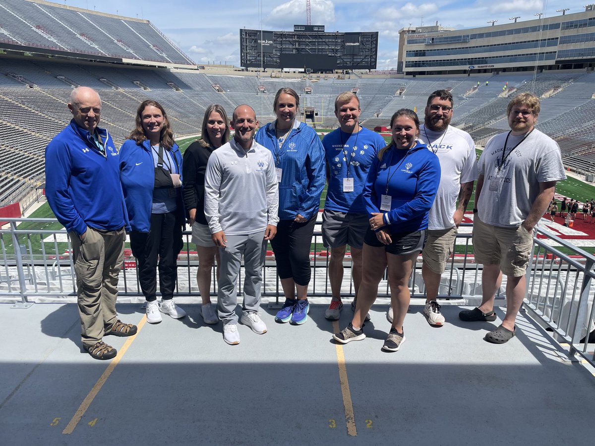 WolverinesPride's tweet photo. Shout out to this outstanding group of coaches learning and growing at the UW-Madison symposium! #wolverinespride https://t.co/M1nnakfezI