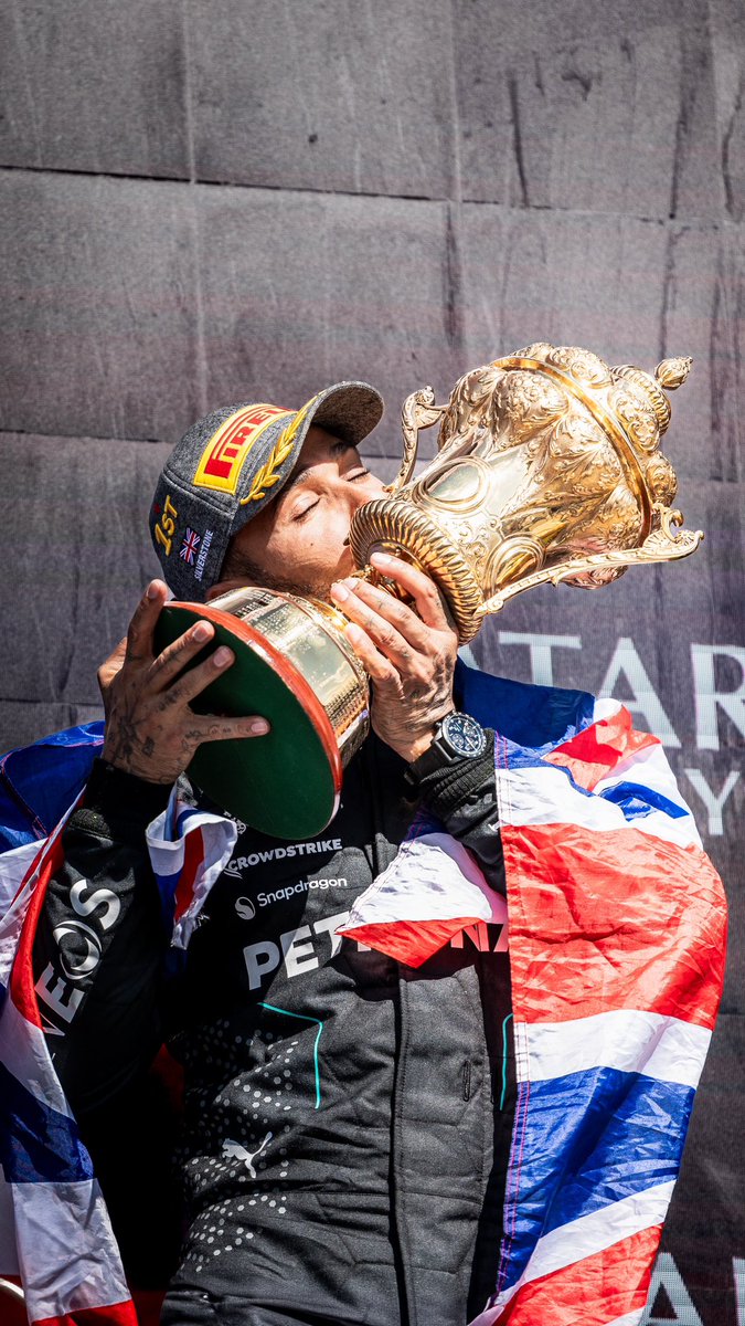 _AlexisPerrin's tweet image. One-hundred-and-four. @LewisHamilton 🏆

What a race. Silverstone I’ll never forget you. 🇬🇧

📸@_AlexisPerrin