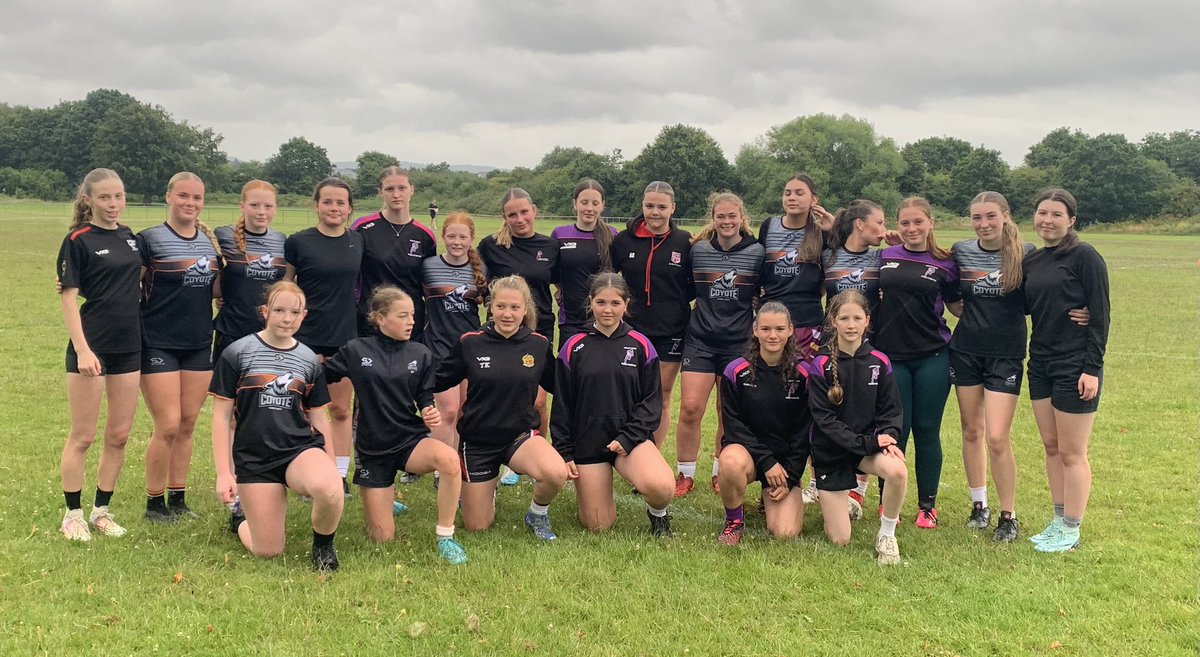 Last week of Cardiff Touch Rugby league this evening. Great way to finish it off with a fantastic Junior Girls game. Plenty of talent and skills on display from Coyote pups and our fantastic Kiwi Dragons juniors. <a href="/kiwidragons1992/">Kiwi Dragons Touch</a> 
🥝🐉 #KDT #32Years