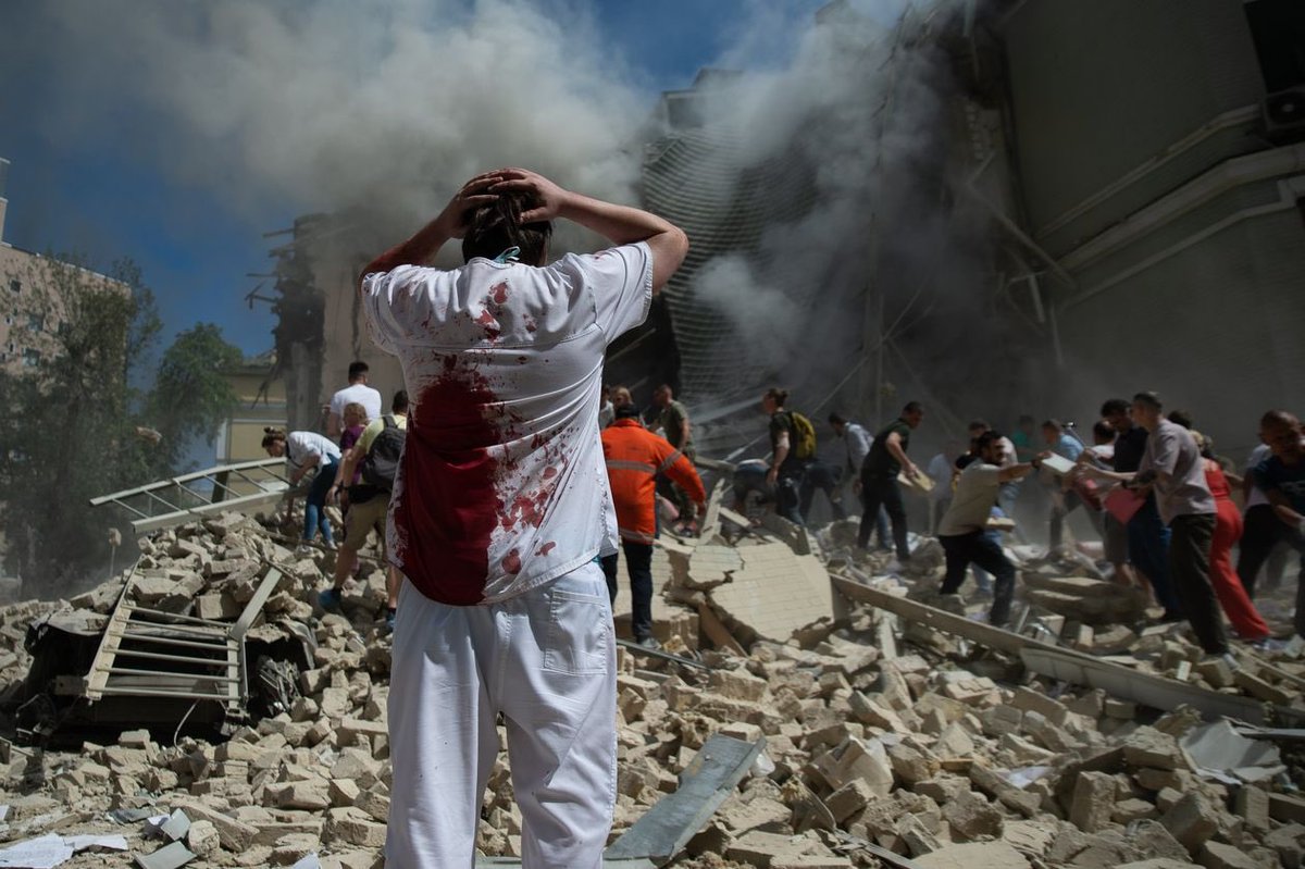 Larry the Cat tweet media