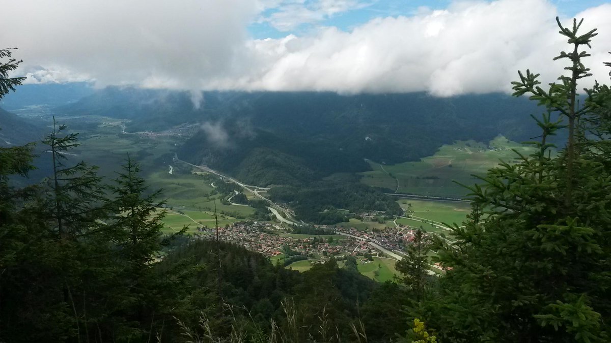 Die höheren Berge um den Osterfeuerkopf 1357m in Wolken, dafür am Wegesrand Stendelwurz, Waldvögelein und Zaunkönig 4h 630Hm 7km