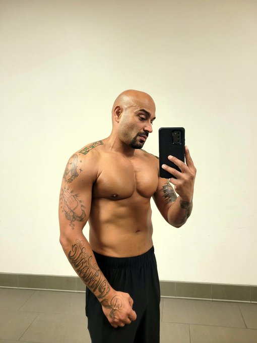 My chess is blowing up https://t.co/NPyUN0QUNy<a href="/tag/nola"class="tags"><span>#nola</span></a><a href="/tag/neworleans"class="tags"><span>#neworleans</span></a><a href="/tag/gay"class="tags"><span>#gay</span></a><a href="/tag/stripper"class="tags"><span>#stripper</span></a><a href="/tag/bourbonstreet"class="tags"><span>#bourbonstreet</span></a>