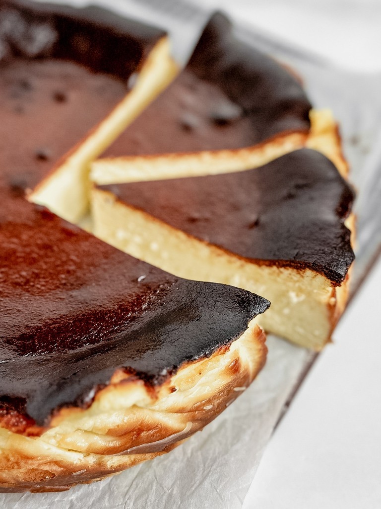 Have you dried our Basque Cheesecake recipe yet? 🤤

Full recipe: youtube.com/watch?v=Aiz5t5…