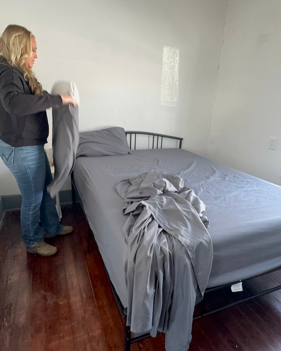 FemaleRancher's tweet photo. Morning check-in at the Airbnb and boom! Another booking in the bag! 🎉 Our side hustle game is strong. Who else is loving that passive income flow? 💼💰 #AirbnbLife #SideHustleWin https://t.co/o5dtJt1tCk