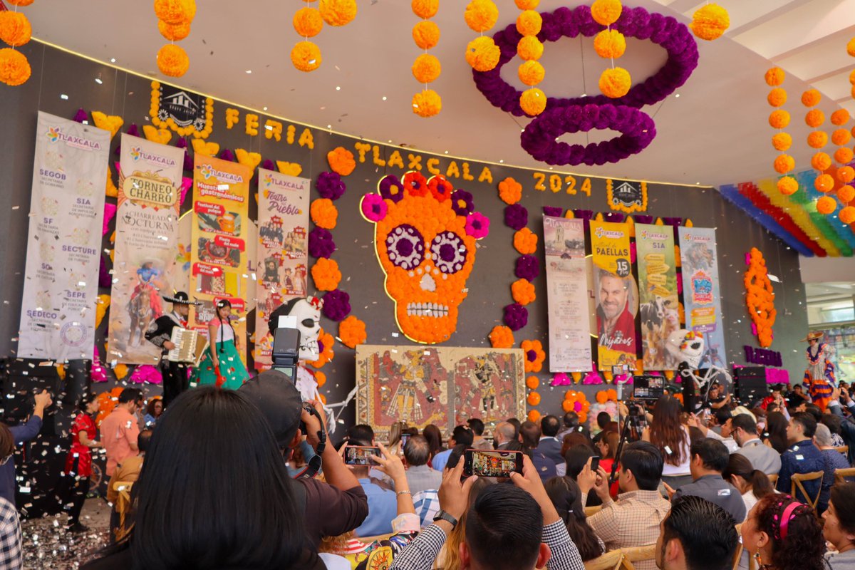 STyC_Tlaxcala's tweet photo. 🎡Hoy, la gobernadora @LorenaCuellar, presentó el programa de la Feria Tlaxcala 2024, que se llevará a cabo del 25 de Octubre al 18 de Noviembre y contará con actividades para todas las edades!
En la #STyC reconocemos el esfuerzo y compromiso del gobierno y el patronato. 🌟 https://t.co/HzzH4idRRi