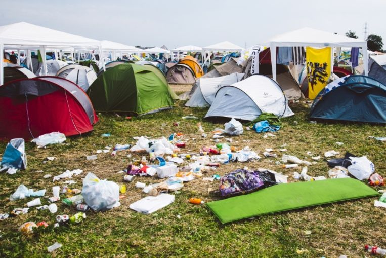 afval berg werchter ...schandalig ..en morgen lopen ze weer over straat voor het milieu 🤣