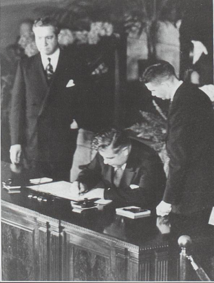 Iceland in US 🇮🇸 (@icelandinus) on Twitter photo Iceland is one of twelve founding members of NATO. At this week´s #NATOSummit in Washington 🇺🇸 Prime Minister <a href="/Bjarni_Ben/">Bjarni Benediktsson</a> heads the 🇮🇸 delegation. 75 years ago his namesake & great-uncle, Bjarni Benediktsson, was Foreign Minister & signed Washington Treaty for Iceland. #WeAreNATO Iceland is one of twelve founding members of NATO. At this week´s #NATOSummit in Washington 🇺🇸 Prime Minister <a href="/Bjarni_Ben/">Bjarni Benediktsson</a> heads the 🇮🇸 delegation. 75 years ago his namesake & great-uncle, Bjarni Benediktsson, was Foreign Minister & signed Washington Treaty for Iceland. #WeAreNATO