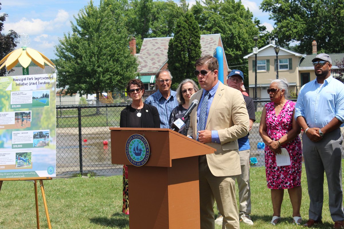 AlbanyNYLeg's tweet photo. Sincere thanks go out to all county partners and municipality applicants whose support has made this milestone attainable. https://t.co/Ub6oU2BvCX