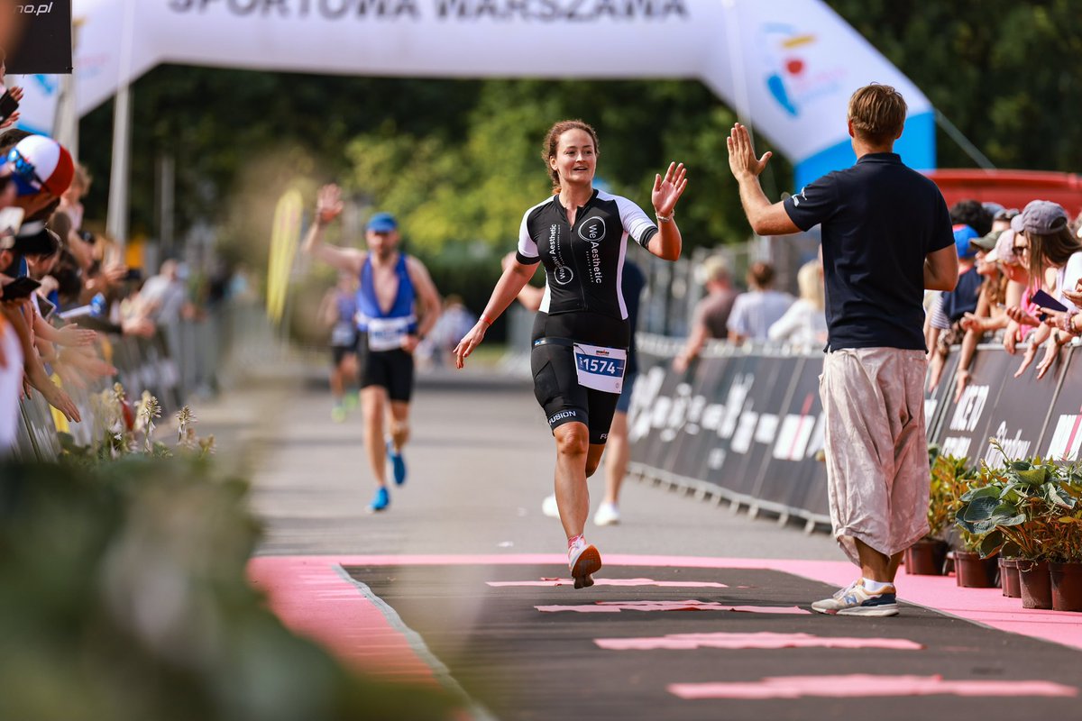 CharytonowiczMD's tweet photo. Sport, odpowiednią dietę i holistyczne podejście do zdrowia i urody traktujemy jako niezbędne uzupełnienie chirurgii plastycznej. Mówimy o tym naszym pacjentom ale sami również to praktykujemy. 
#warsawaestheticsportsteam to inicjatywa @warsawaesthetic i @weaestheticbeauty https://t.co/735GVEX9gl