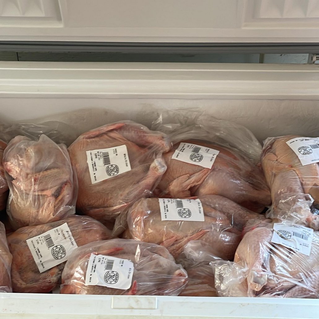 New vendor alert! This week we are introducing Tall Post Family Farms! This week drop by to buy some cider, chicken, or rabbit. Starting the week after they’ll be bringing beef and pork. Keep your eye open for eggs too! Welcome to Hespeler Village Market! 
#hespelervillagemarket