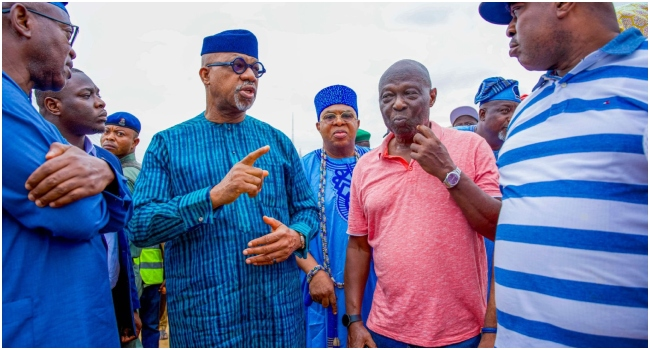 channelstv's tweet image. No Administration Can Fix Ogun Roads In Eight Years, Says Dapo Abiodun

His comment followed a backlash over the state of roads in the South-West state. #Dapofixogunroads trended on X formerly called Twitter as netizens beamed the searchlight on roads in Ogun.