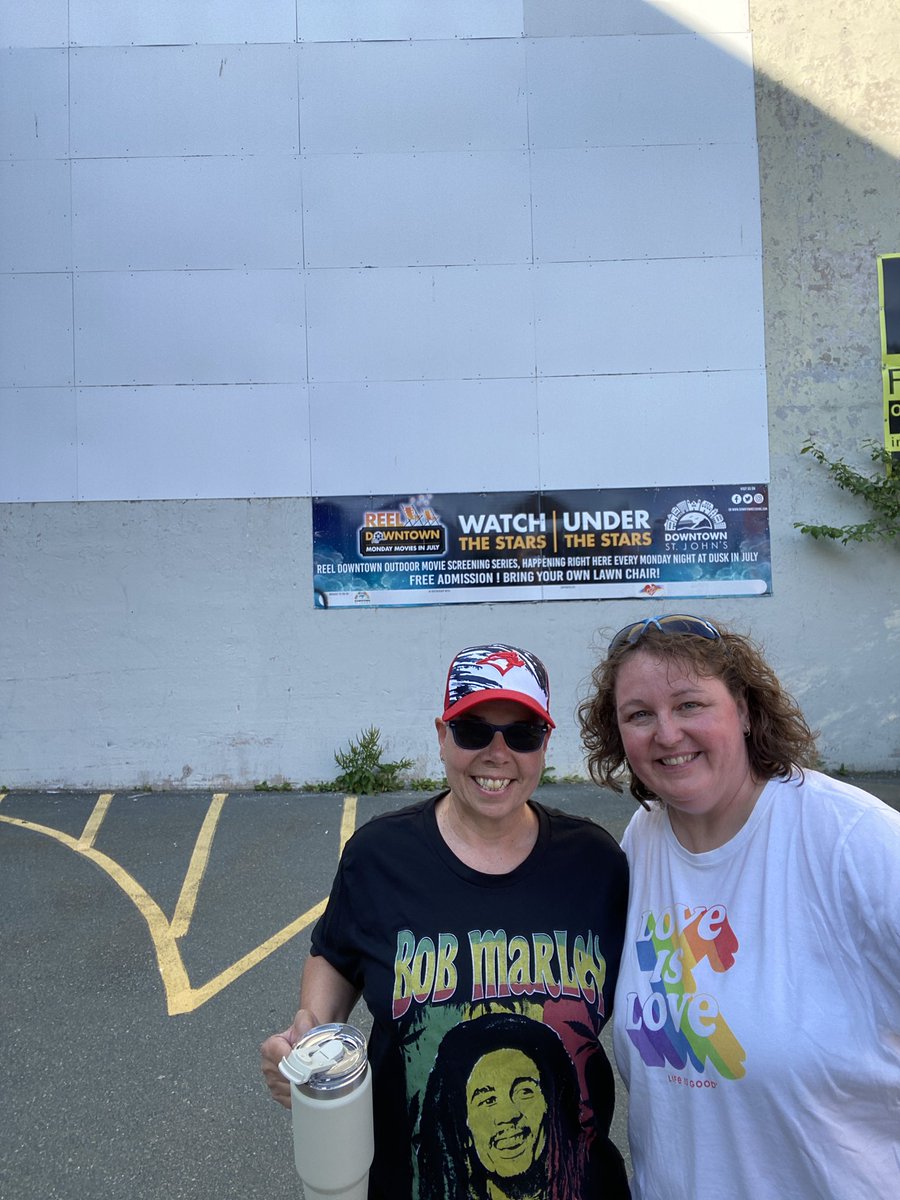 rhickey33's tweet photo. Celebrating our Anniversary “Under The Stars” ⭐️😁
“One Love” Bob Marley. First outdoor movie of the year ❤️@DowntownStJohns https://t.co/HzOdQoCYP8