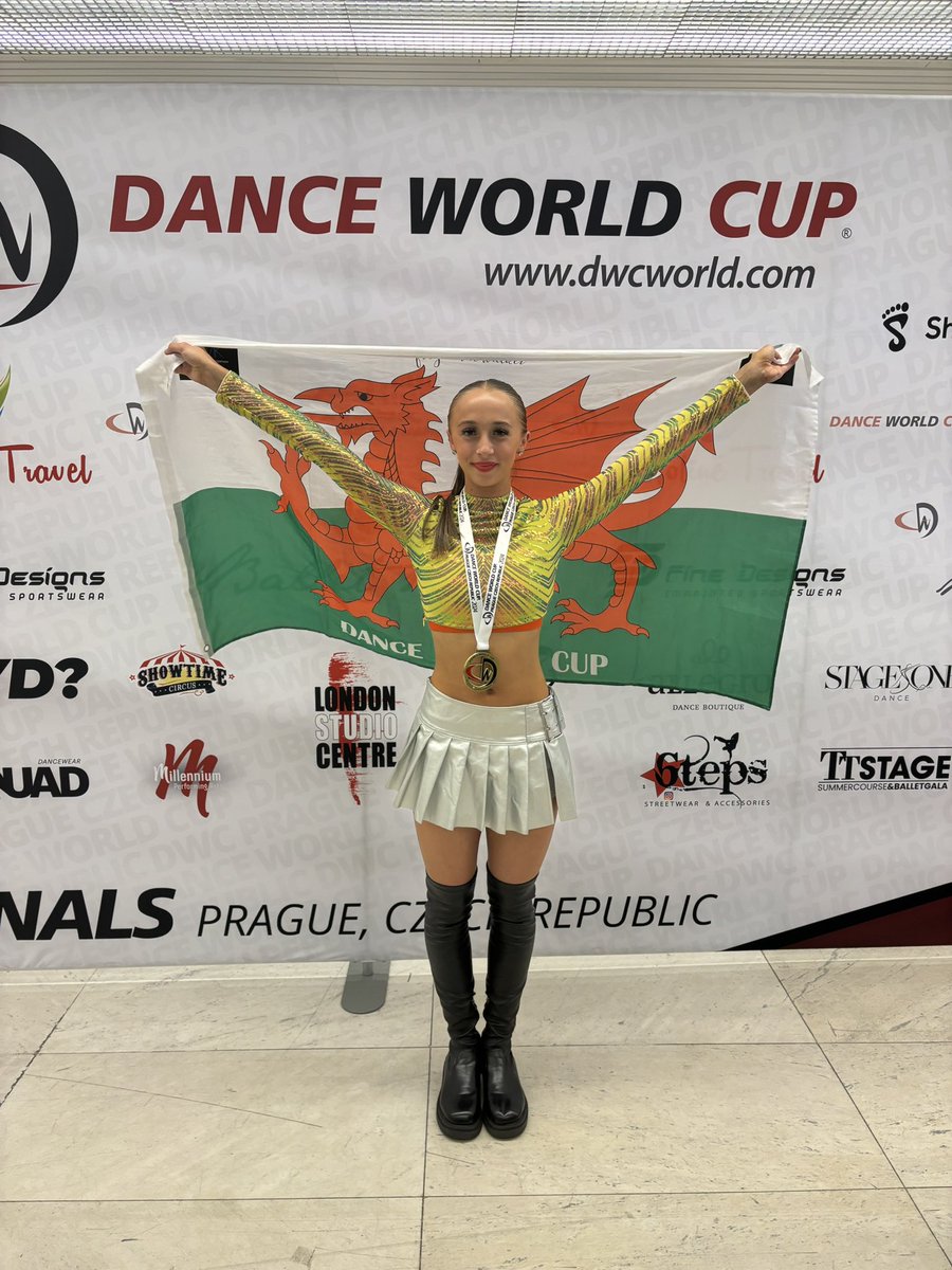 NicolawWalker's tweet photo. Wow wow wow 🏴󠁧󠁢󠁷󠁬󠁳󠁿🏴󠁧󠁢󠁷󠁬󠁳󠁿🏴󠁧󠁢󠁷󠁬󠁳󠁿🏴󠁧󠁢󠁷󠁬󠁳󠁿🏴󠁧󠁢󠁷󠁬󠁳󠁿

🏆✨WORLD CHAMPION ✨🏆
Commercial solo 

🥉 - showdance solo 
4th - showdance duo
5th -  jazz solo 
5th - showdance grp 
8th - commercial trio 
Plus so many top 20 for groups and trios
@IslwynHighSport @IslwynHigh @IslwynHighDrama https://t.co/5Ea4QXMIUN