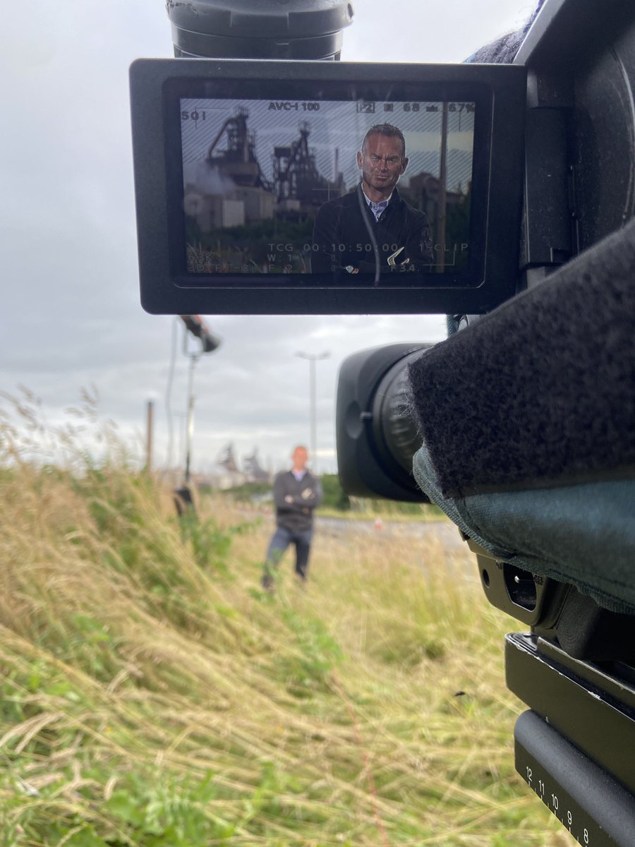 Tonight we’re in the long grass. #PortTalbot <a href="/adavies4/">Andy Davies</a> #C4News