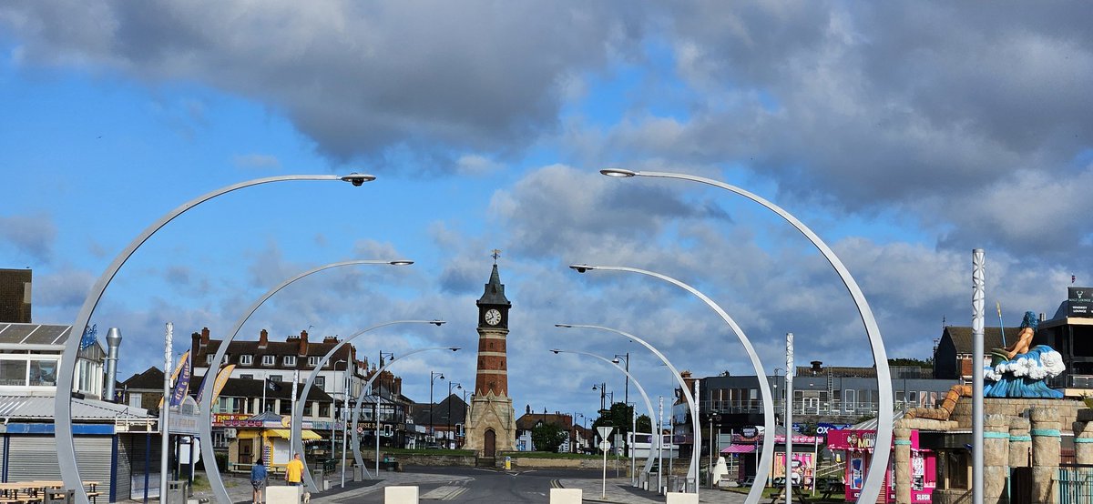 LincolnshireLyf's tweet photo. Nearly missed this with the weather today:

Happy #NationalSeasideDay from Skegness https://t.co/409iRkPkgC