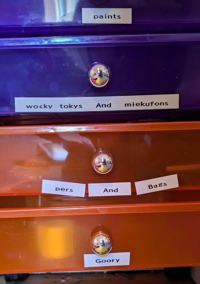 stephmurrayyyy's tweet image. My daughter got a label maker from a relative for Christmas and it is truly the gift that keeps on giving.  Not sure what I&apos;m going to do when she actually learns to spell properly.