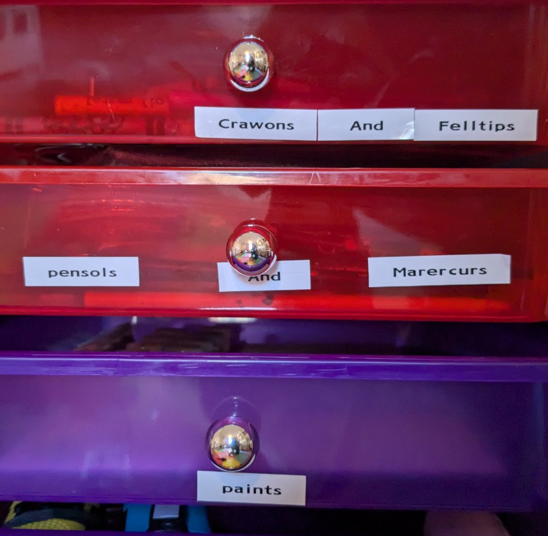 stephmurrayyyy's tweet image. My daughter got a label maker from a relative for Christmas and it is truly the gift that keeps on giving.  Not sure what I&apos;m going to do when she actually learns to spell properly.
