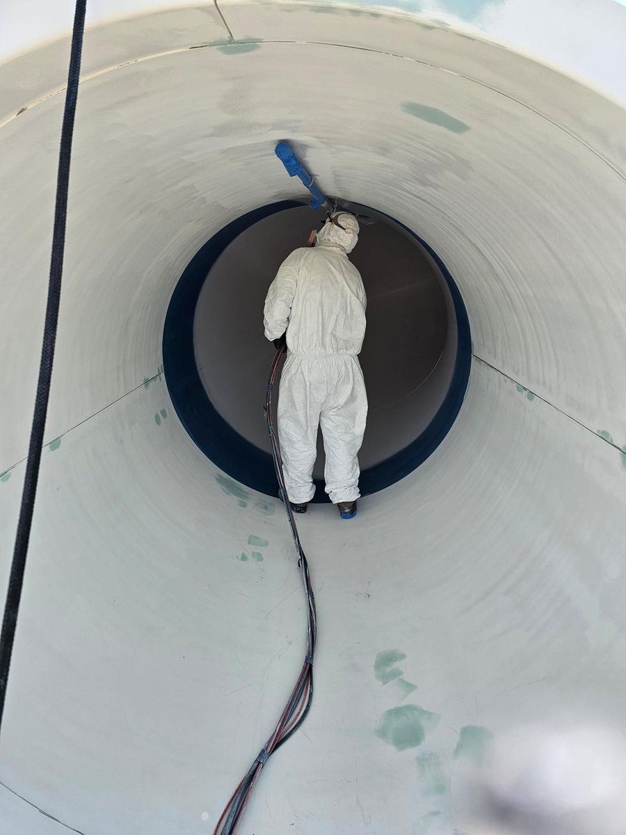 BaynumSolutions's tweet image. We&apos;re back at one of our favorite water parks giving Bootleggers Run a vibrant makeover!💦🎨 @SplishSplashWP ensures all their rides and slides stay in pristine condition through our annual maintenance magic! #BaynumSolutions #WeveGotYouCovered #SplishSplash