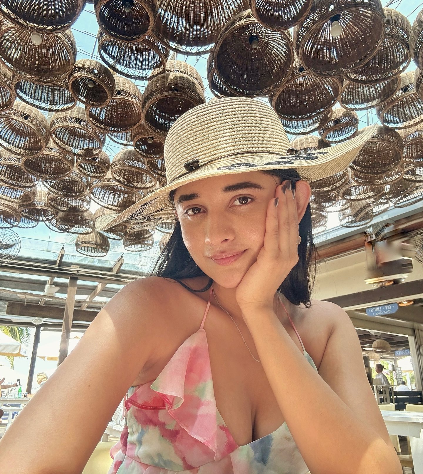 GRa13lxb0AASb6U?format=jpg&name=large